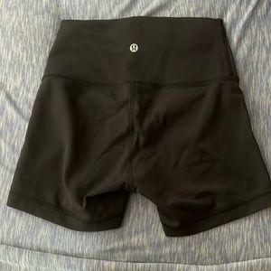 Lululemon Wunder 4” shorts size 4